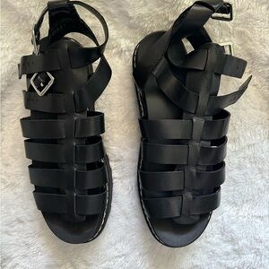 Steve Madden  black leather MAXEN WHITE
8.5 sandal. I wore these one time.